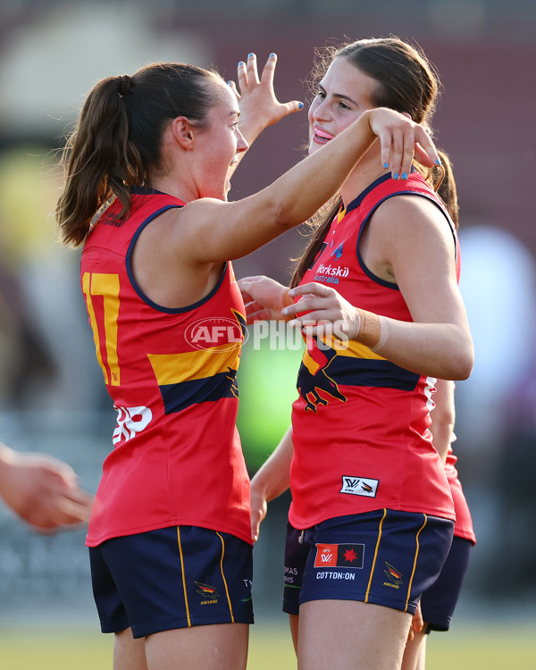 AFLW 2025 Round 05 - Hawthorn v Adelaide - A-62836570