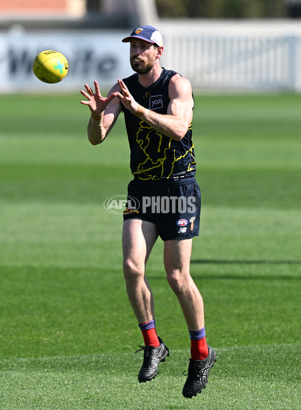AFL 2025 Training - Brisbane 180925 - A-62885551