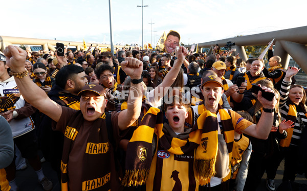 AFL 2025 Second Preliminary Final - Geelong v Hawthorn - A-62892101