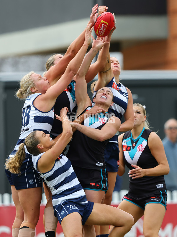 AFLW 2025 Round 06 - Port Adelaide v Geelong - A-62915299