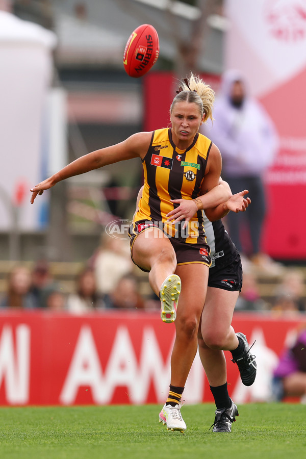 AFLW 2025 Round 06 - Collingwood v Hawthorn - A-62918601