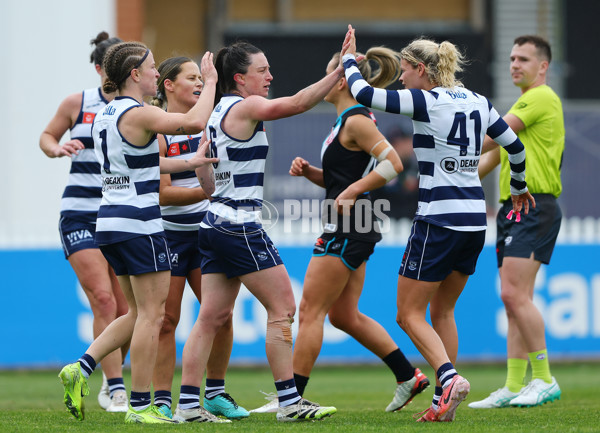 AFLW 2025 Round 06 - Port Adelaide v Geelong - A-62924275