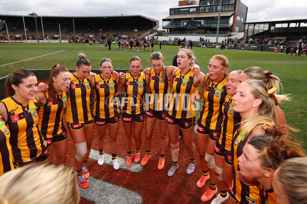 AFLW 2025 Round 06 - Collingwood v Hawthorn - A-62926279