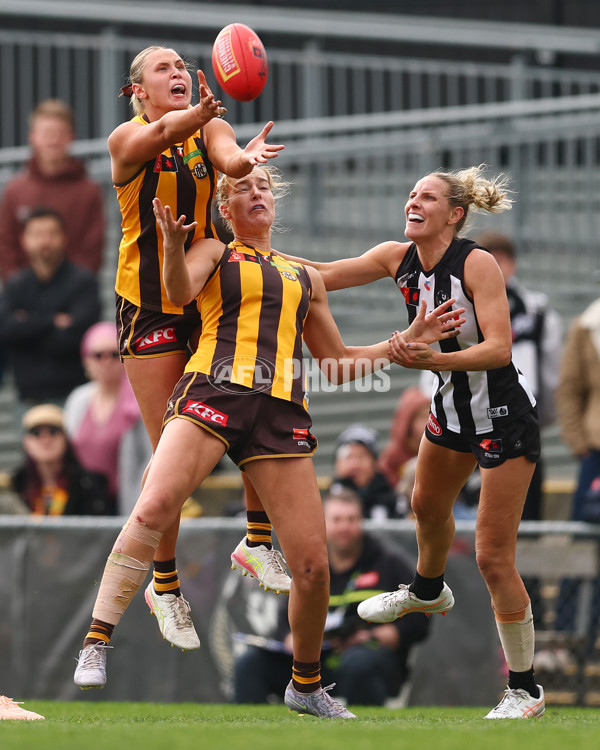 AFLW 2025 Round 06 - Collingwood v Hawthorn - A-62926316
