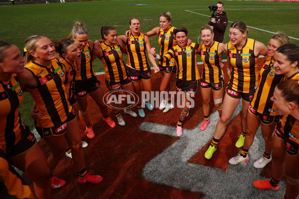 AFLW 2025 Round 06 - Collingwood v Hawthorn - A-62927053