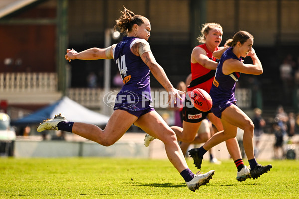 AFLW 2025 Round 06 - Fremantle v Essendon - A-62932364