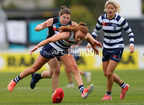 AFLW 2025 Round 06 - Port Adelaide v Geelong - A-62935172