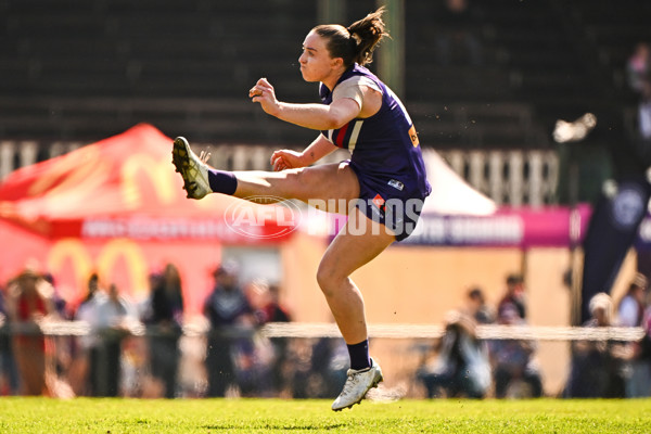 AFLW 2025 Round 06 - Fremantle v Essendon - A-62937310
