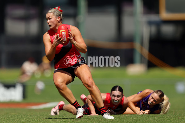 AFLW 2025 Round 06 - Fremantle v Essendon - A-62939610