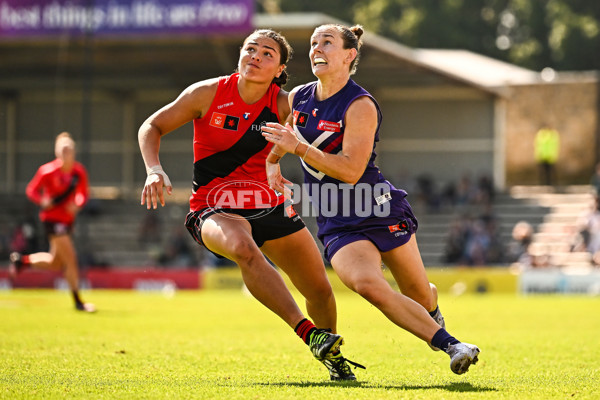 AFLW 2025 Round 06 - Fremantle v Essendon - A-62939636
