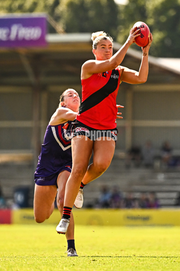 AFLW 2025 Round 06 - Fremantle v Essendon - A-62940290