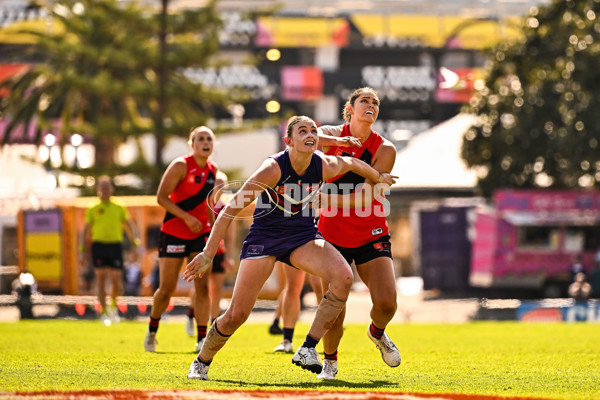 AFLW 2025 Round 06 - Fremantle v Essendon - A-62940291