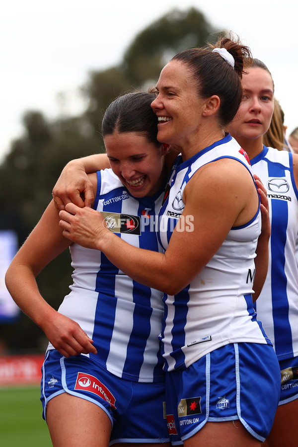 AFLW 2025 Round 06 - North Melbourne v Carlton - A-62940359