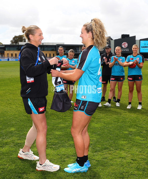 AFLW 2025 Round 06 - Port Adelaide v Geelong - A-62940366