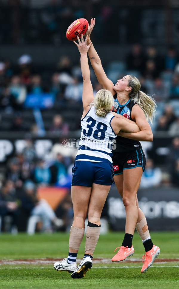 AFLW 2025 Round 06 - Port Adelaide v Geelong - A-62942046