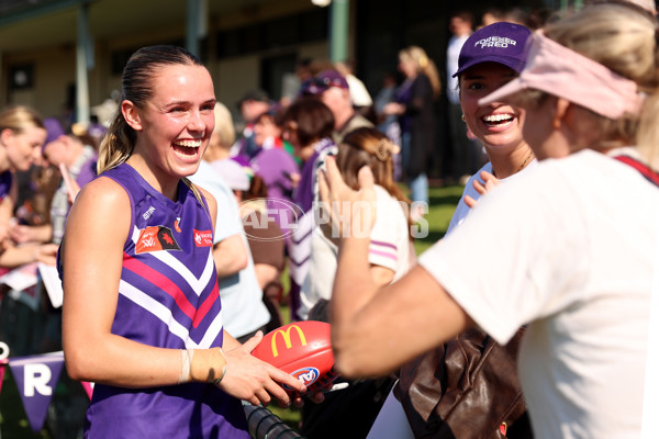 AFLW 2025 Round 06 - Fremantle v Essendon - A-62942064
