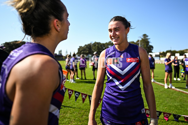 AFLW 2025 Round 06 - Fremantle v Essendon - A-62943454