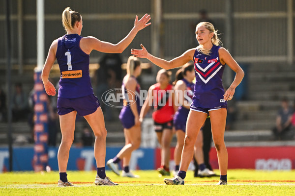 AFLW 2025 Round 06 - Fremantle v Essendon - A-62943479