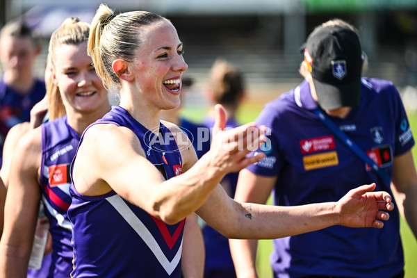AFLW 2025 Round 06 - Fremantle v Essendon - A-62943486