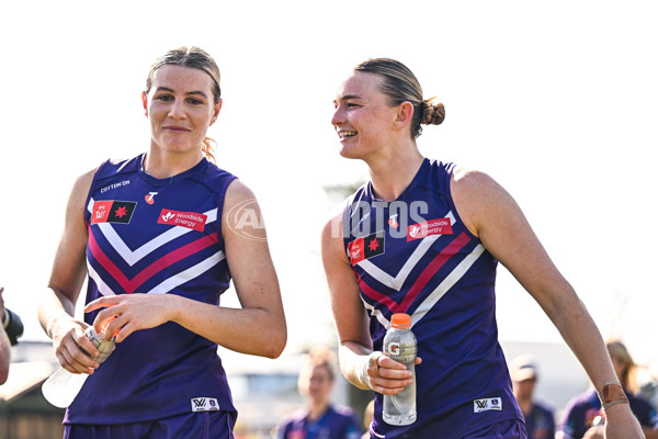 AFLW 2025 Round 06 - Fremantle v Essendon - A-62943488