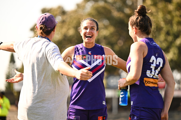 AFLW 2025 Round 06 - Fremantle v Essendon - A-62944849