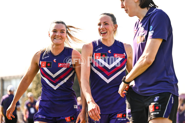 AFLW 2025 Round 06 - Fremantle v Essendon - A-62944850