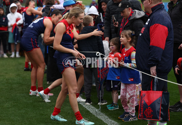 AFLW 2025 Round 06 - Melbourne v West Coast - A-62973970
