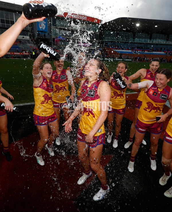 AFLW 2025 Round 06 - Western Bulldogs v Brisbane - A-62983519