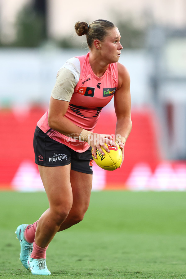 AFLW 2025 Round 06 - Gold Coast v Adelaide - A-62988837