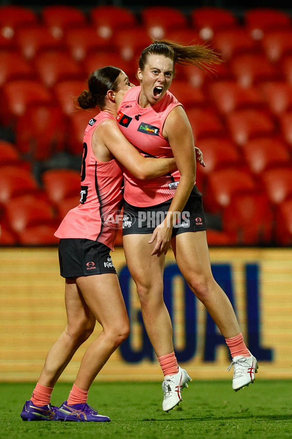 AFLW 2025 Round 06 - Gold Coast v Adelaide - A-62988850