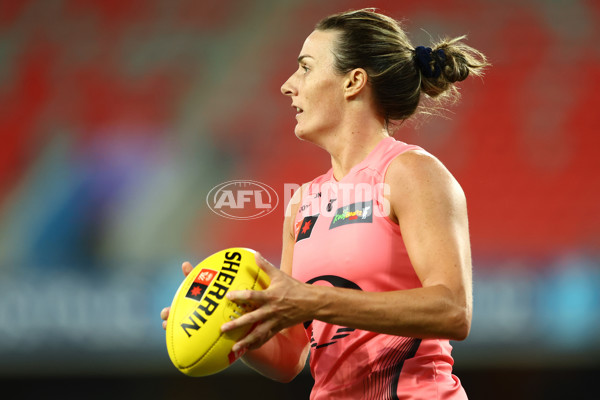 AFLW 2025 Round 06 - Gold Coast v Adelaide - A-62991708