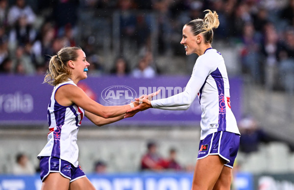 AFLW 2025 Round 07 - Carlton v Fremantle - A-63085177
