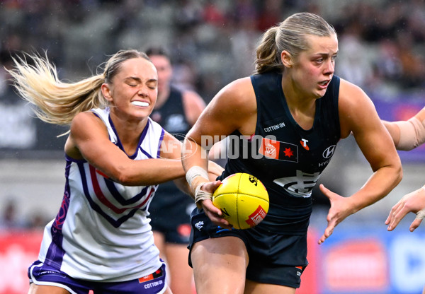 AFLW 2025 Round 07 - Carlton v Fremantle - A-63085189
