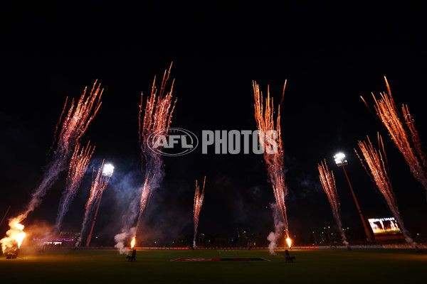 AFLW 2025 Round 07 - Western Bulldogs v Collingwood - A-63087792