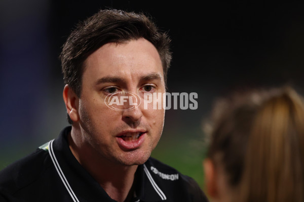 AFLW 2025 Round 07 - Western Bulldogs v Collingwood - A-63088905