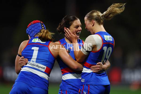 AFLW 2025 Round 07 - Western Bulldogs v Collingwood - A-63088936