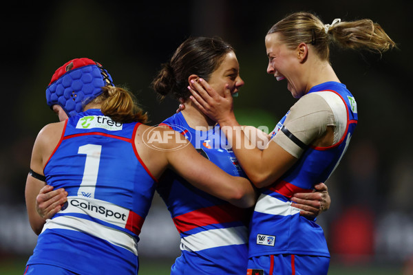 AFLW 2025 Round 07 - Western Bulldogs v Collingwood - A-63088937