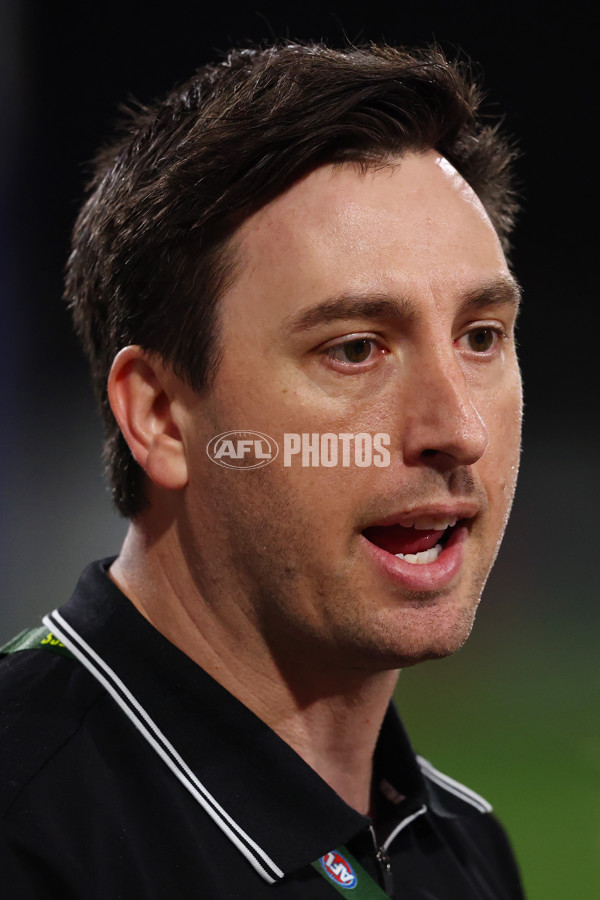 AFLW 2025 Round 07 - Western Bulldogs v Collingwood - A-63090374