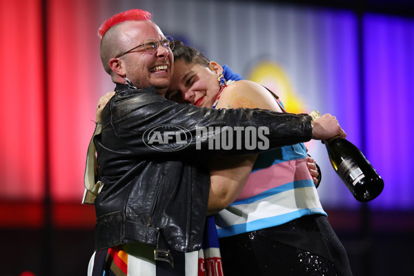 AFLW 2025 Round 07 - Western Bulldogs v Collingwood - A-63090430