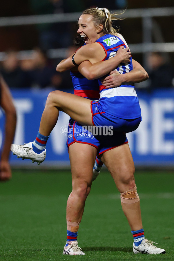 AFLW 2025 Round 07 - Western Bulldogs v Collingwood - A-63090457