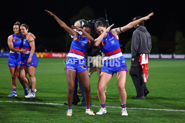AFLW 2025 Round 07 - Western Bulldogs v Collingwood - A-63092055
