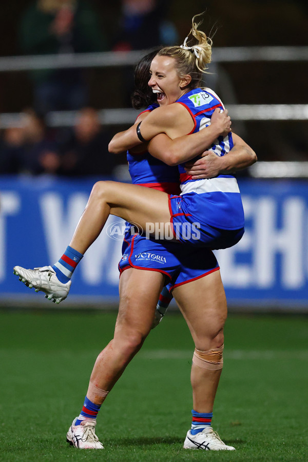 AFLW 2025 Round 07 - Western Bulldogs v Collingwood - A-63093087