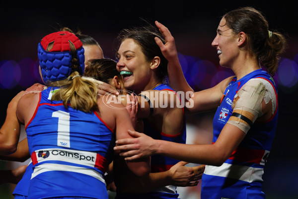 AFLW 2025 Round 07 - Western Bulldogs v Collingwood - A-63093093
