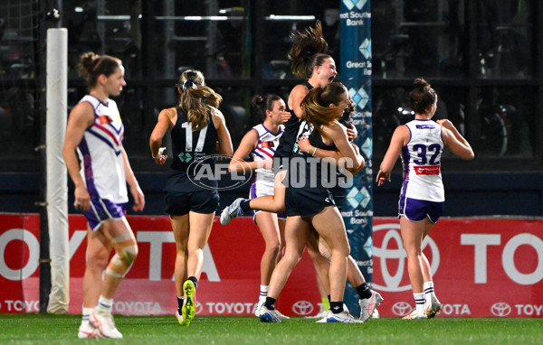 AFLW 2025 Round 07 - Carlton v Fremantle - A-63093096