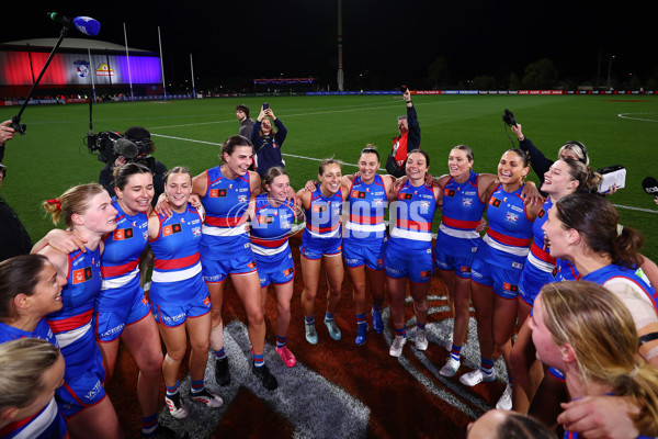 AFLW 2025 Round 07 - Western Bulldogs v Collingwood - A-63093125