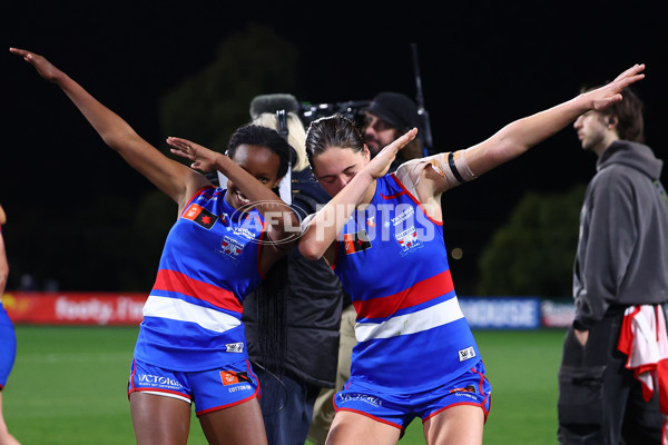 AFLW 2025 Round 07 - Western Bulldogs v Collingwood - A-63093140