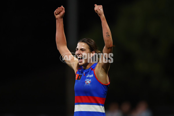 AFLW 2025 Round 07 - Western Bulldogs v Collingwood - A-63093158