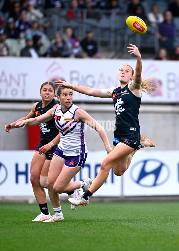 AFLW 2025 Round 07 - Carlton v Fremantle - A-63093181