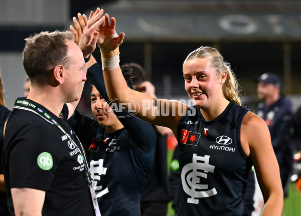AFLW 2025 Round 07 - Carlton v Fremantle - A-63094777