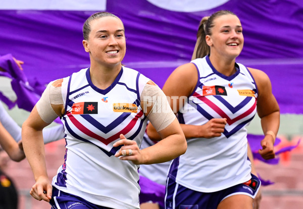 AFLW 2025 Round 07 - Carlton v Fremantle - A-63094786